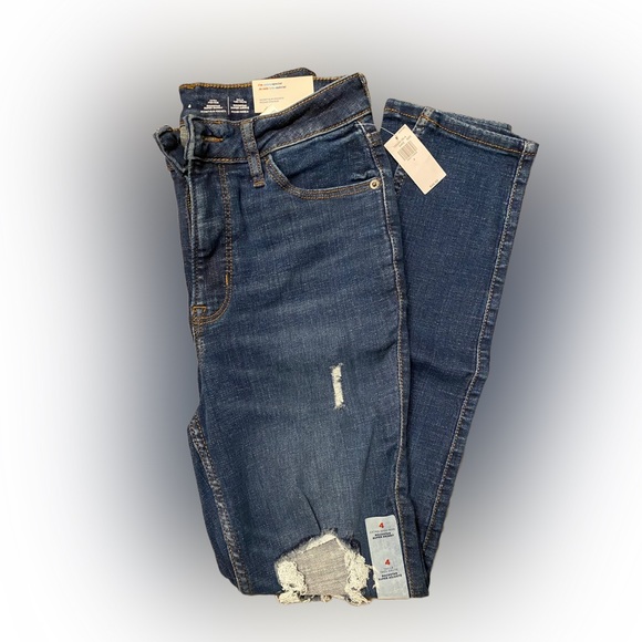 BNWT Old Navy Extra Highrise Rockstar Jeans - Picture 3 of 3